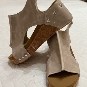 Boutique Corkys, Size 7, Tan, Platform Slingback Sandals, Never Worn